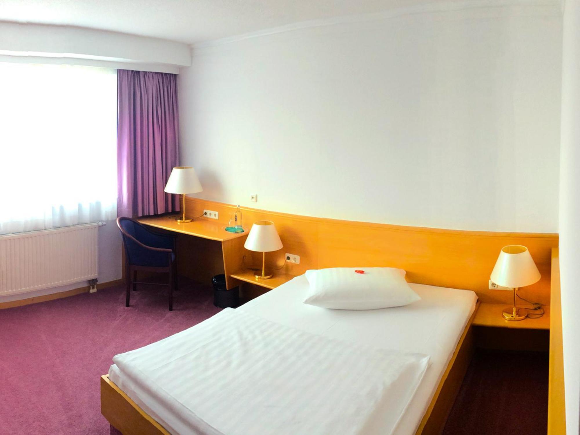 Hotel Bavaria Brehna Екстер'єр фото