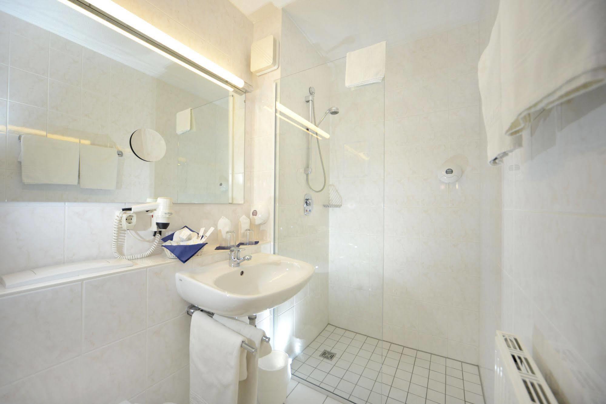 Hotel Bavaria Brehna Екстер'єр фото